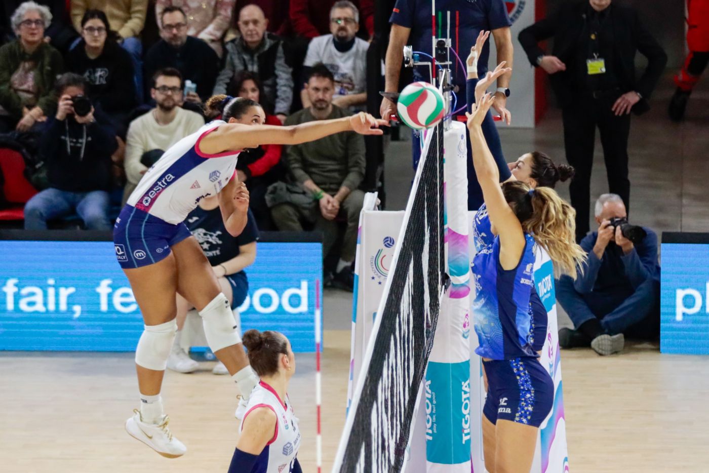 Il Bisonte Firenze si rinforza in banda: ufficiale l'arrivo del talento Aneta Zojzi